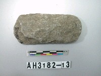 藏品(小型舌刃打製石斧)的圖片